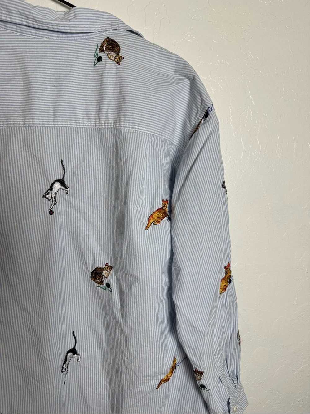 Vintage 90s Casey Coleman Cat Embroidered Striped Button-Down Shirt